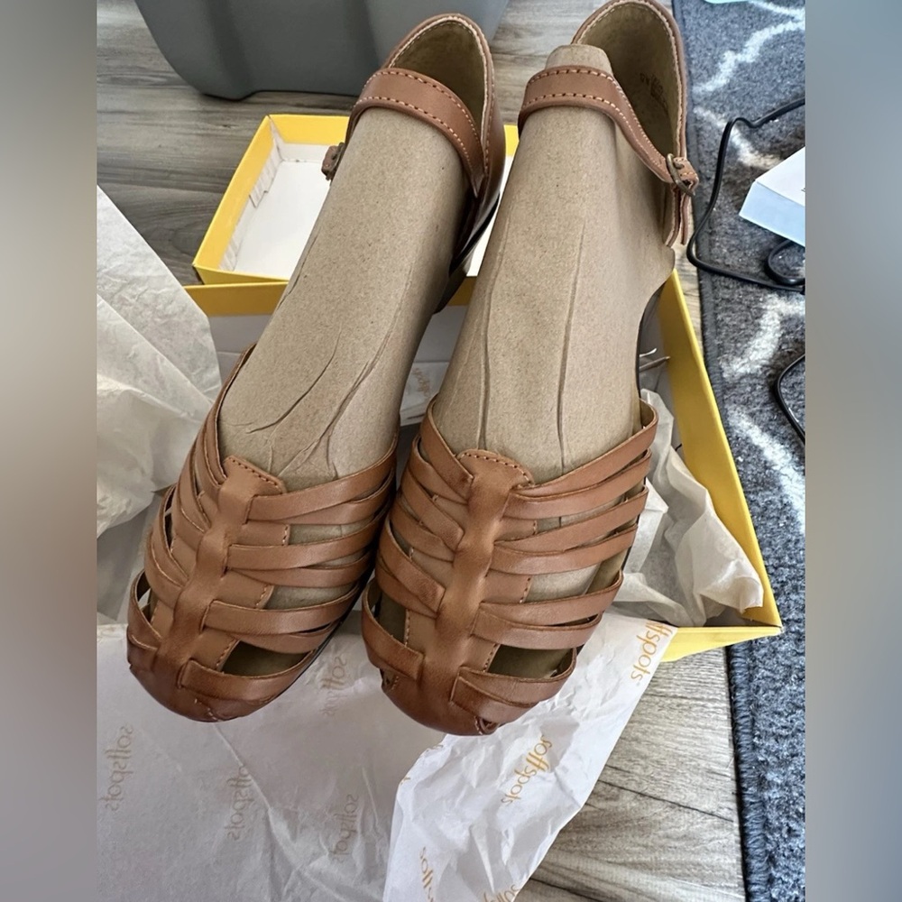 Soft Spots Brown Leather Women's Sandals New In Box